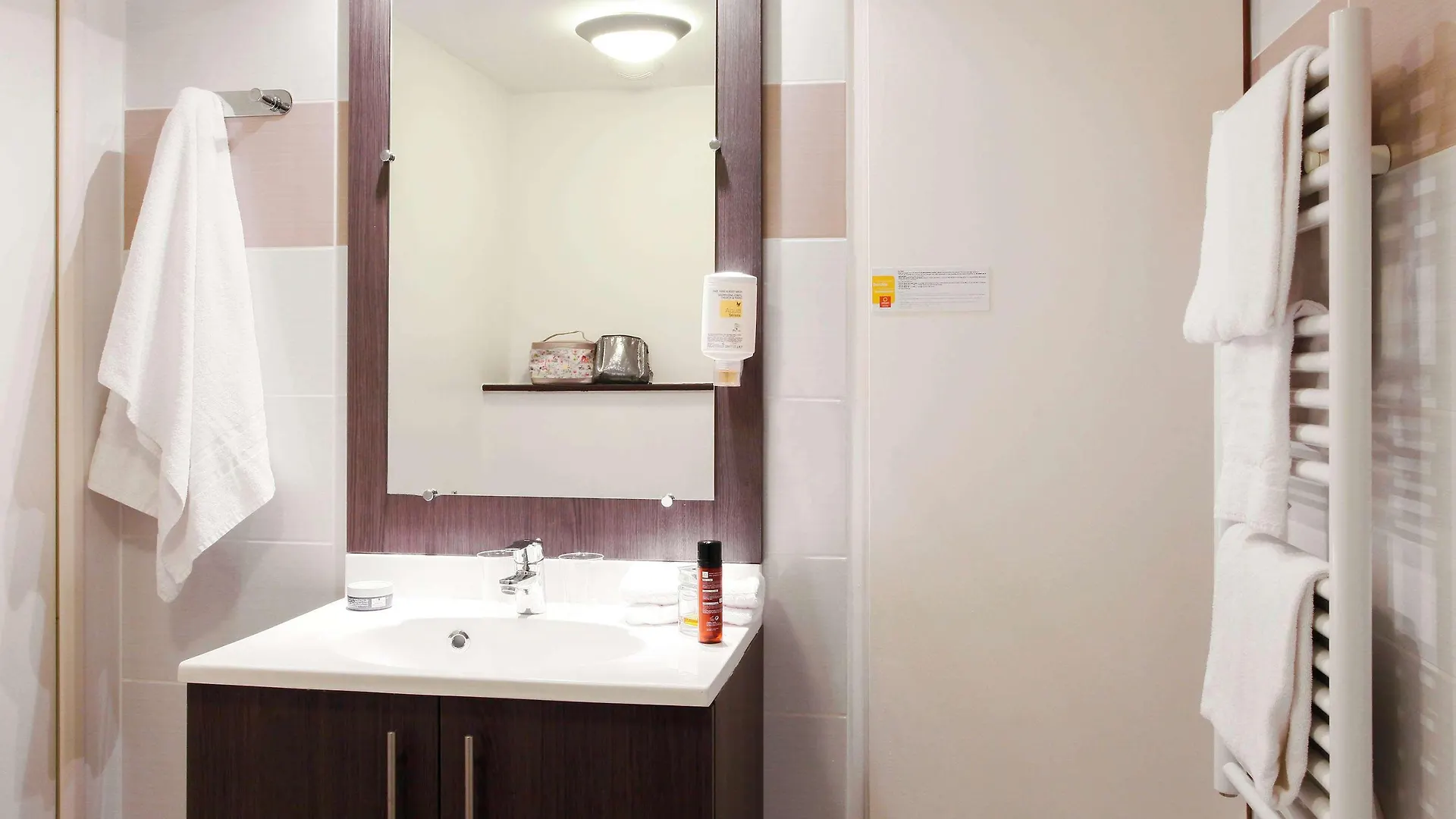 ***  Aparthotel Adagio Access Marseille Saint Charles Francja
