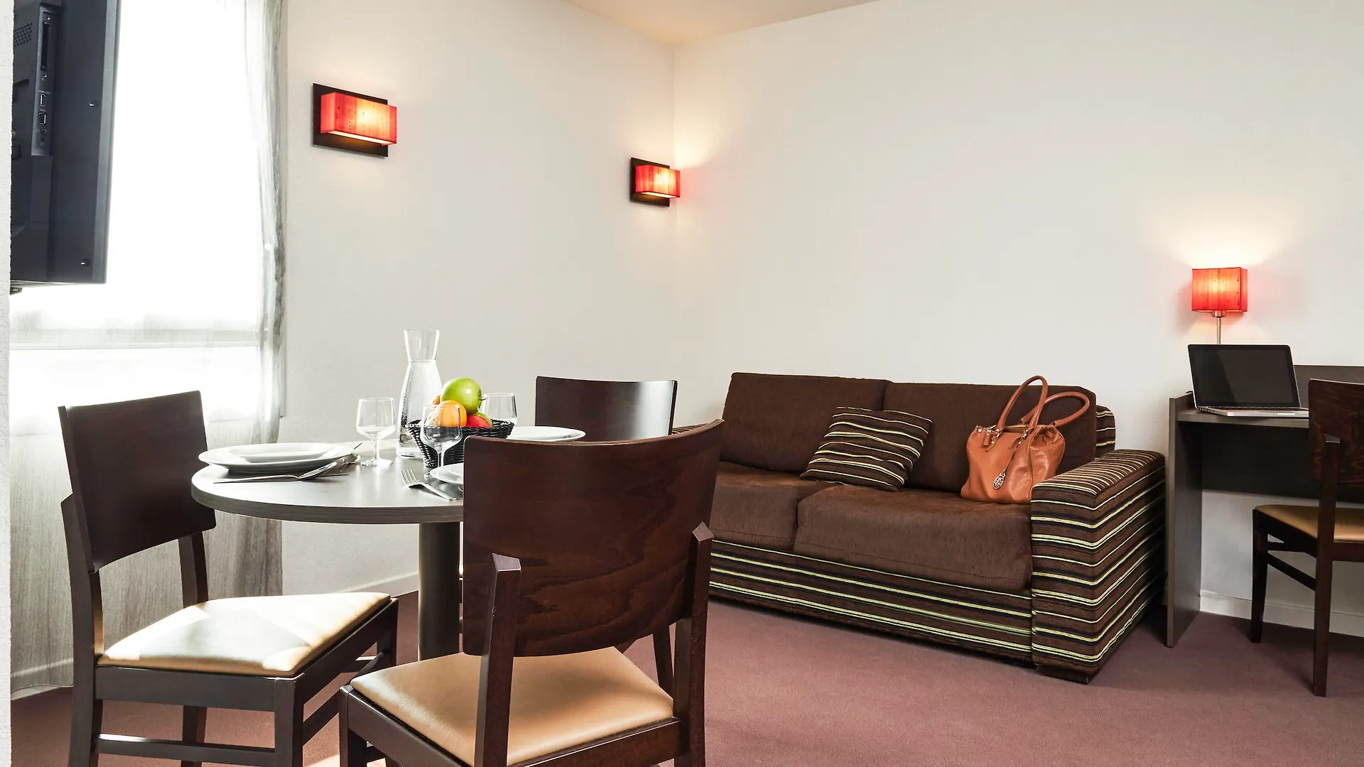 ***  Aparthotel Adagio Access Marseille Saint Charles Francja