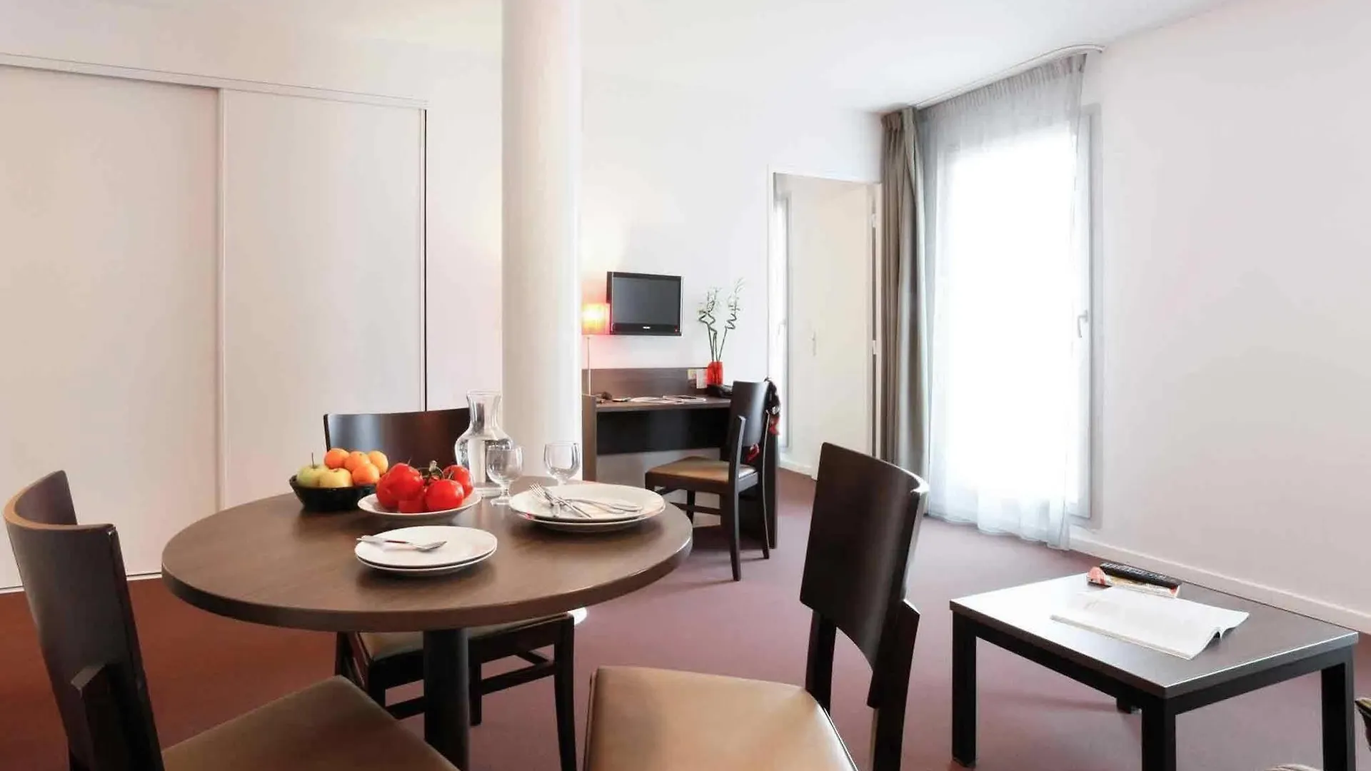 ***  Aparthotel Adagio Access Marseille Saint Charles Francja