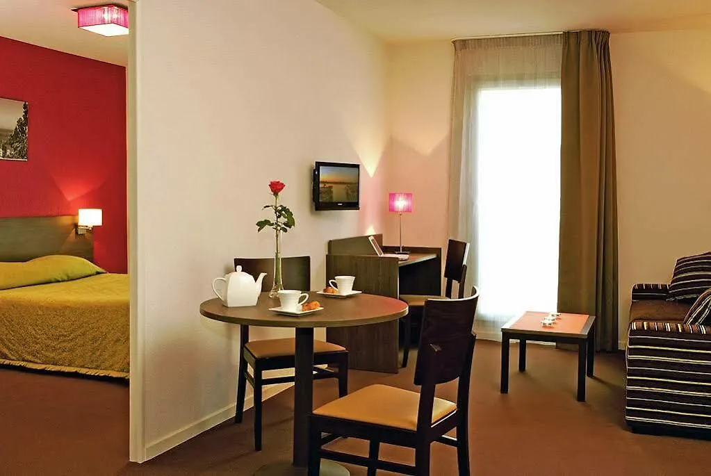 Aparthotel Adagio Access Marseille Saint Charles Francja